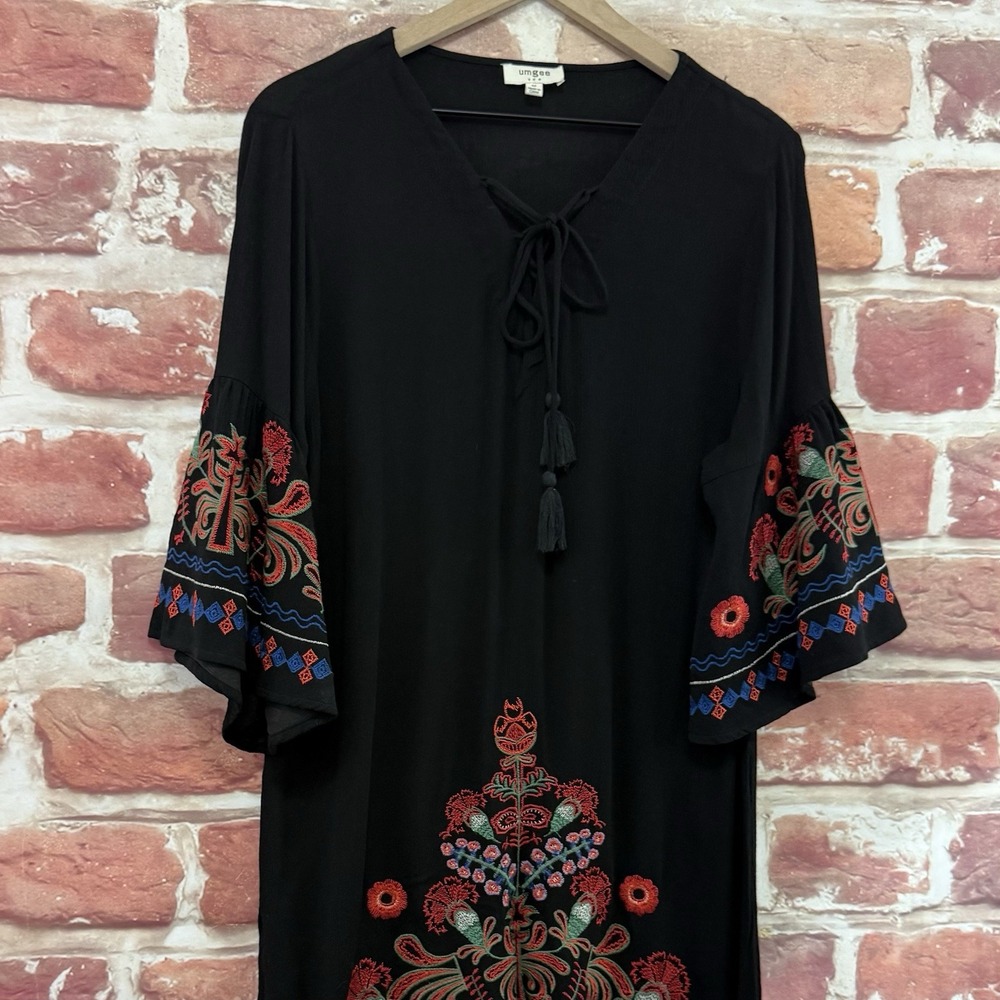 Umgee Dress Womens M Black Boho Floral Abstract Embroidered Crinkle Bell Sleeves - Picture 3 of 9